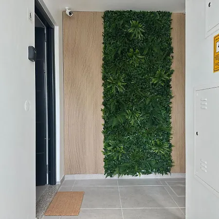 Marinho's Ii Apartment *